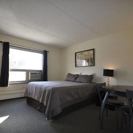 Beaverlodge Motor Inn Extérieur photo